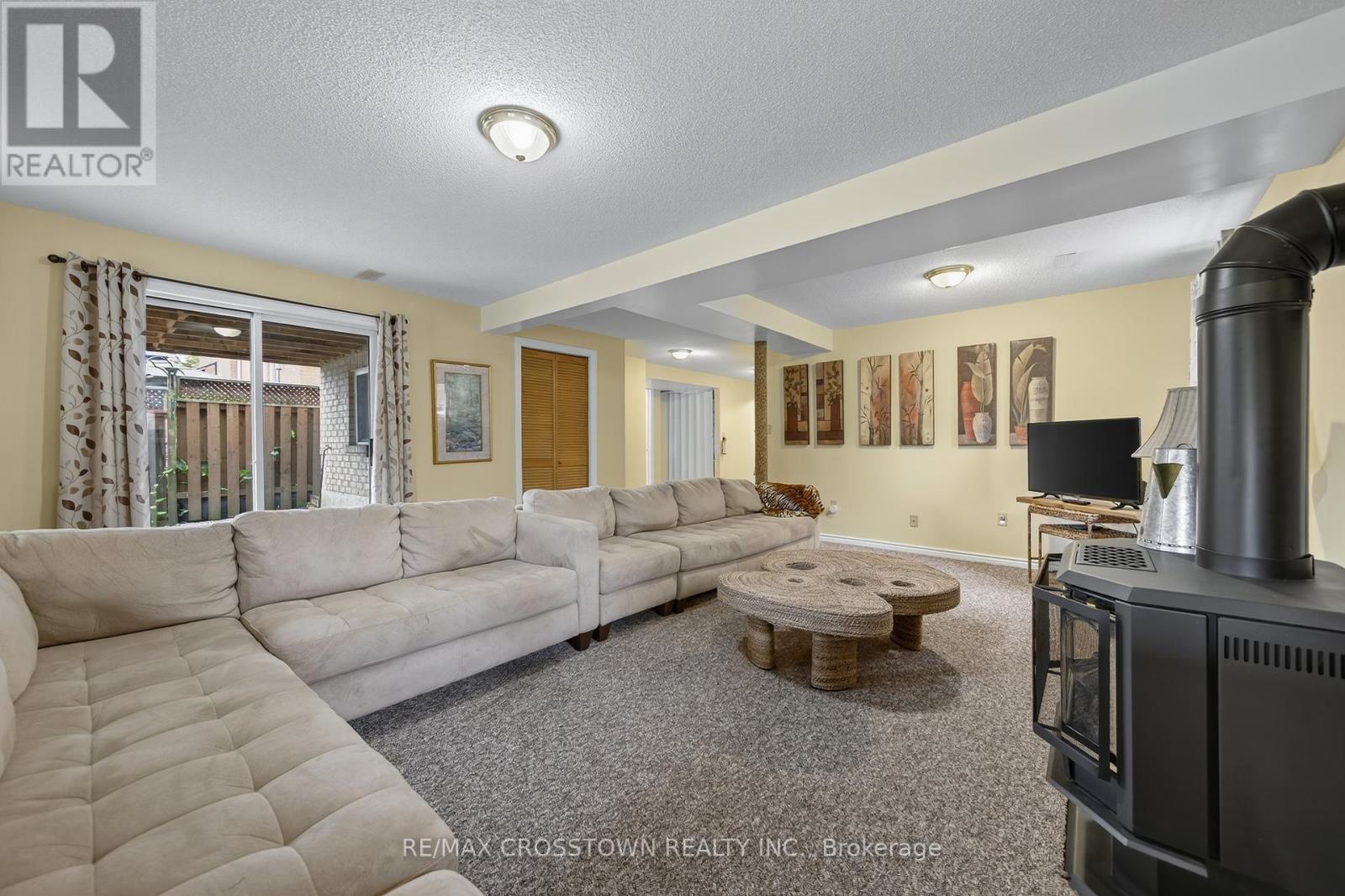 1258 Vincent Crescent, Innisfil, Ontario  L9S 1Z6 - Photo 21 - N12428389