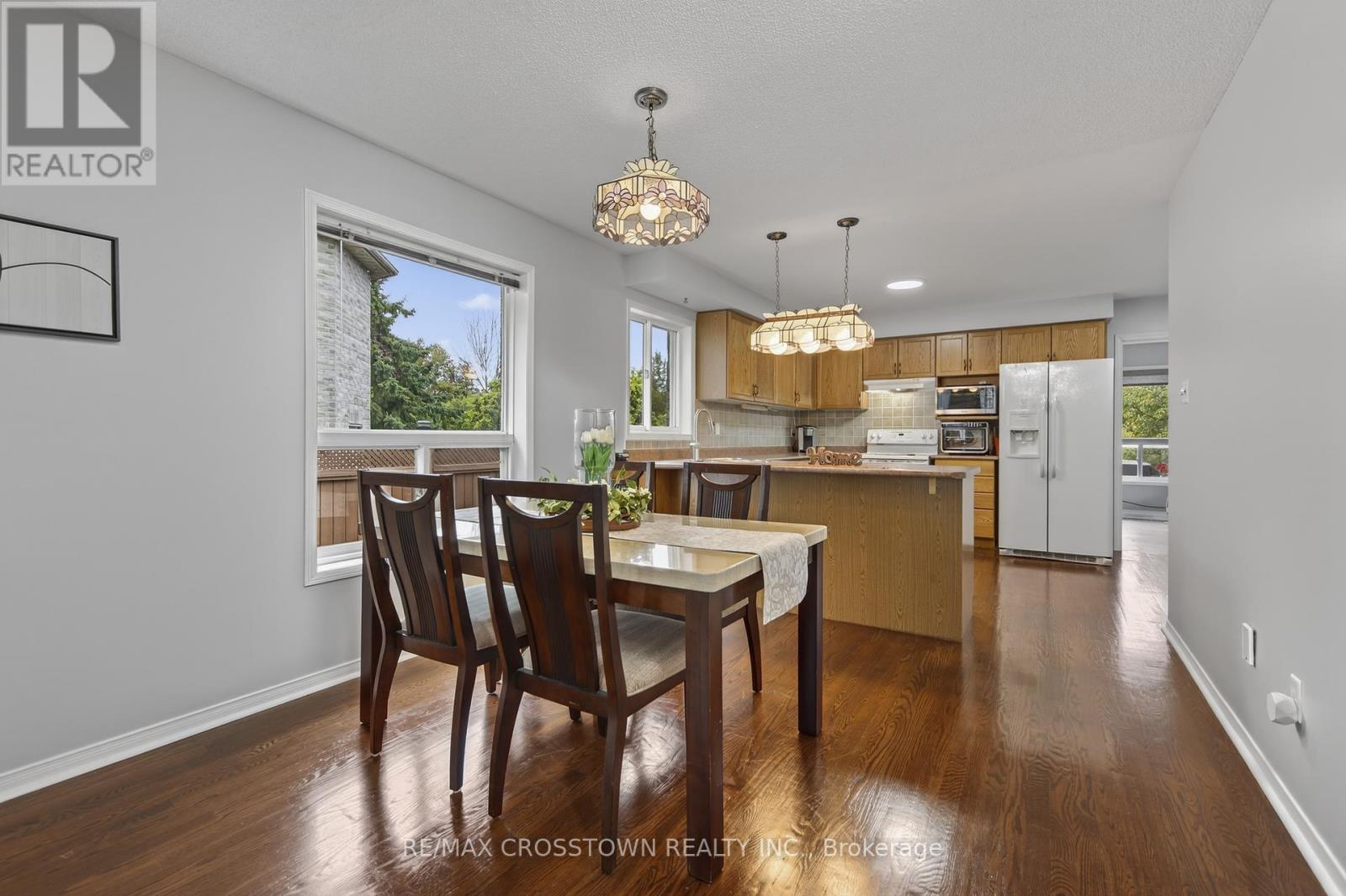 1258 Vincent Crescent, Innisfil, Ontario  L9S 1Z6 - Photo 5 - N12428389