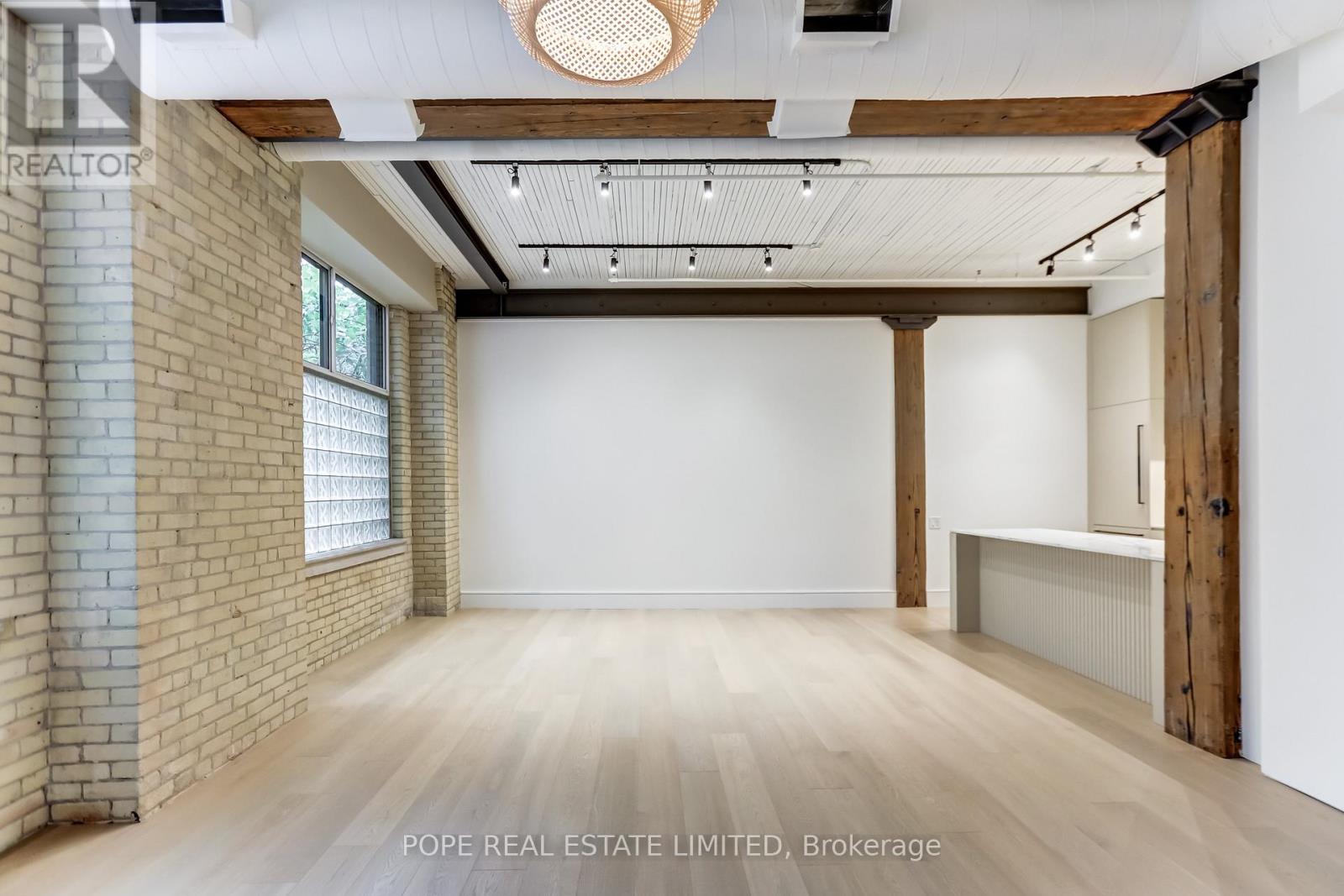 211 - 781 King Street W, Toronto, Ontario  M5V 3L5 - Photo 8 - C12425084