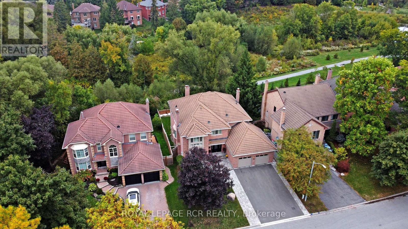 80 Cranberry Lane, Aurora, Ontario  L4G 5Z1 - Photo 2 - N12428249