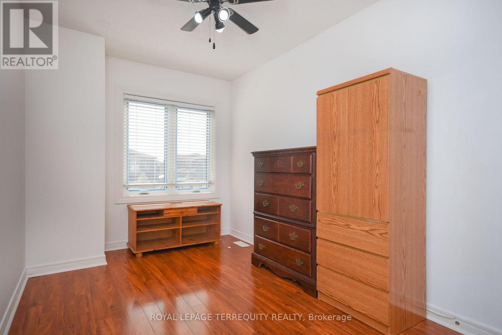 902 Ledbury Crescent, Mississauga, Ontario  L5V 2P8 - Photo 23 - W12361600