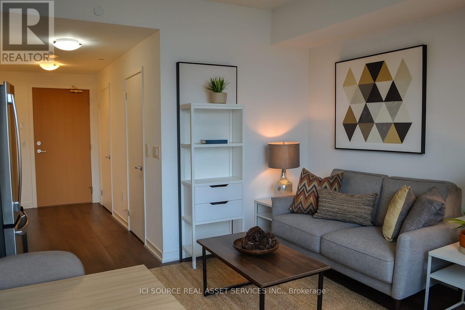 1007 - 2520 Eglinton Avenue W, Mississauga, Ontario  L5M 0Y4 - Photo 1 - W12421896