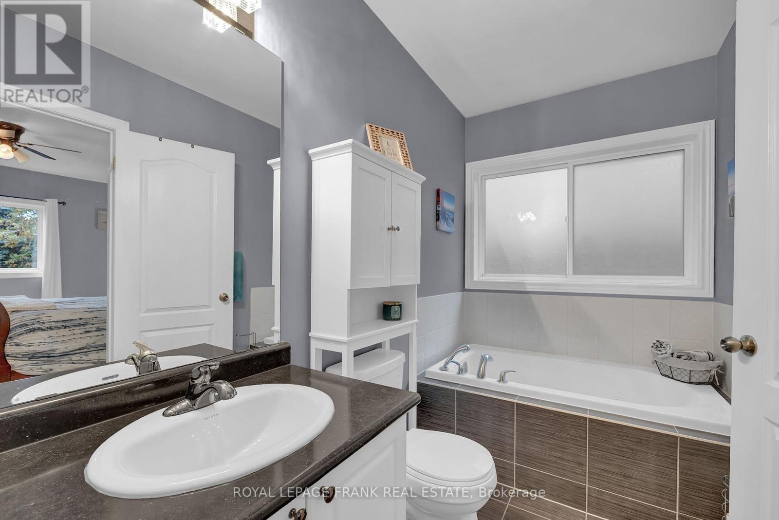 100 White Drive, Port Hope, Ontario  L1A 0B6 - Photo 12 - X12428479