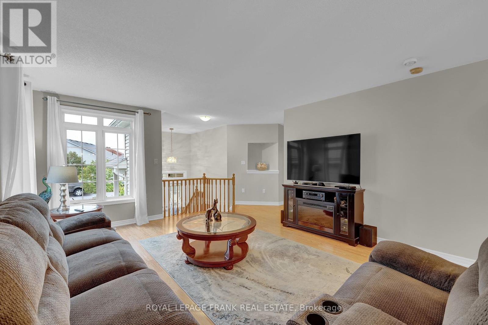 100 White Drive, Port Hope, Ontario  L1A 0B6 - Photo 4 - X12428479