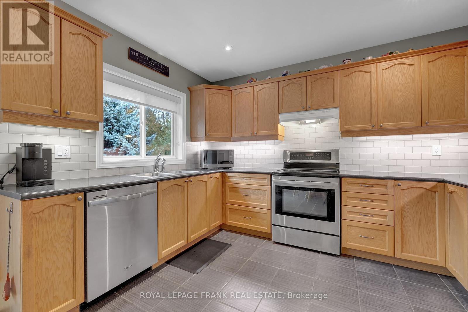 100 White Drive, Port Hope, Ontario  L1A 0B6 - Photo 8 - X12428479