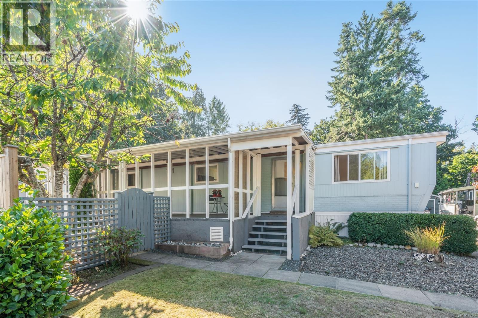 16 575 Arbutus St, Qualicum Beach, British Columbia  V9K 1P2 - Photo 2 - 1014790
