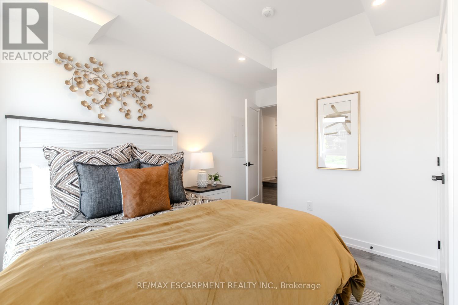 243 Burke Street, Hamilton, Ontario  L0R 2H7 - Photo 22 - X12365710