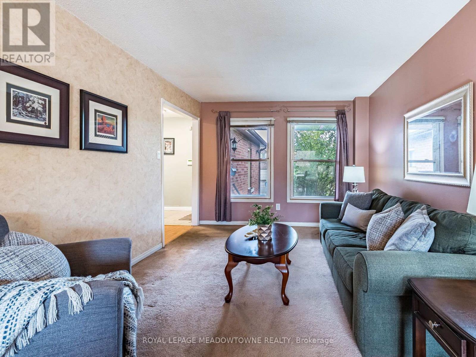 40 Lord Simcoe Drive, Brampton, Ontario  L6S 5H3 - Photo 11 - W12428351