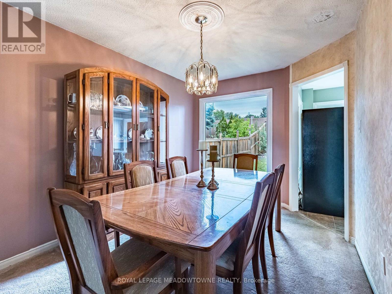 40 Lord Simcoe Drive, Brampton, Ontario  L6S 5H3 - Photo 12 - W12428351