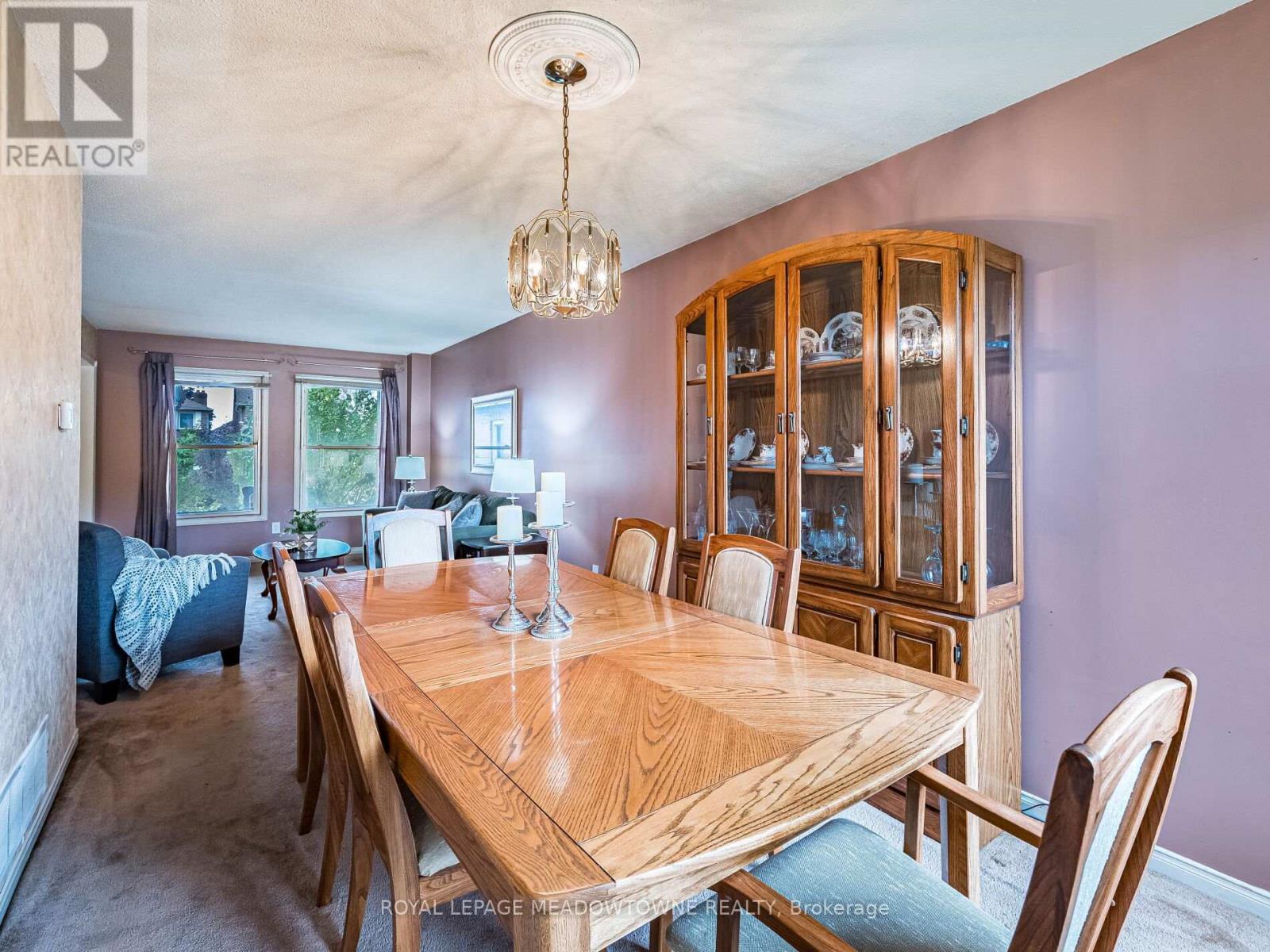 40 Lord Simcoe Drive, Brampton, Ontario  L6S 5H3 - Photo 14 - W12428351