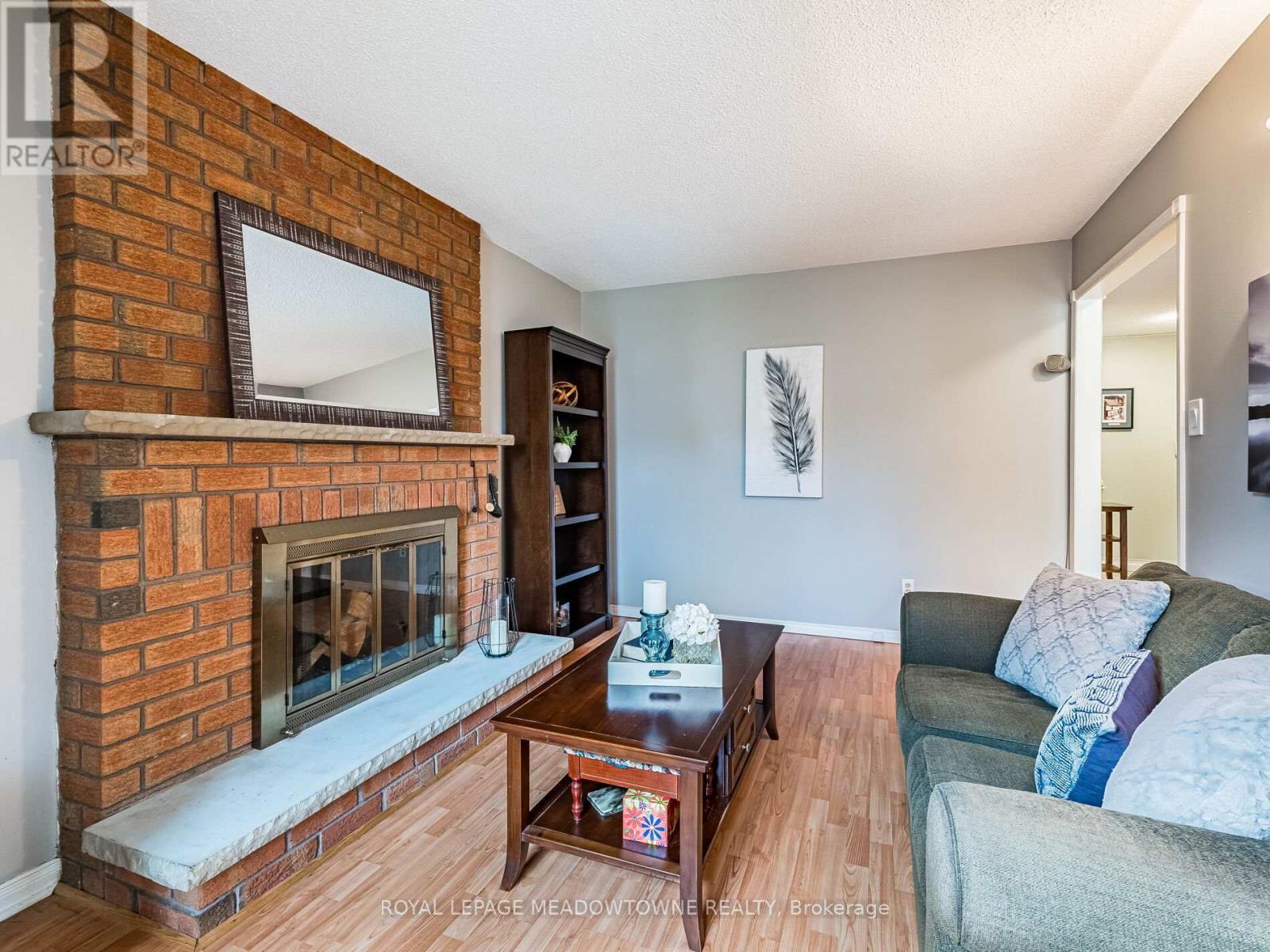40 Lord Simcoe Drive, Brampton, Ontario  L6S 5H3 - Photo 16 - W12428351