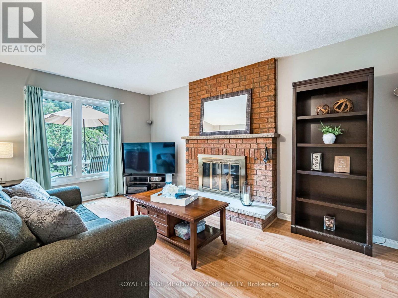 40 Lord Simcoe Drive, Brampton, Ontario  L6S 5H3 - Photo 17 - W12428351