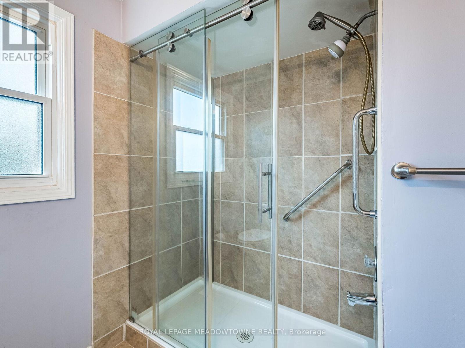 40 Lord Simcoe Drive, Brampton, Ontario  L6S 5H3 - Photo 44 - W12428351