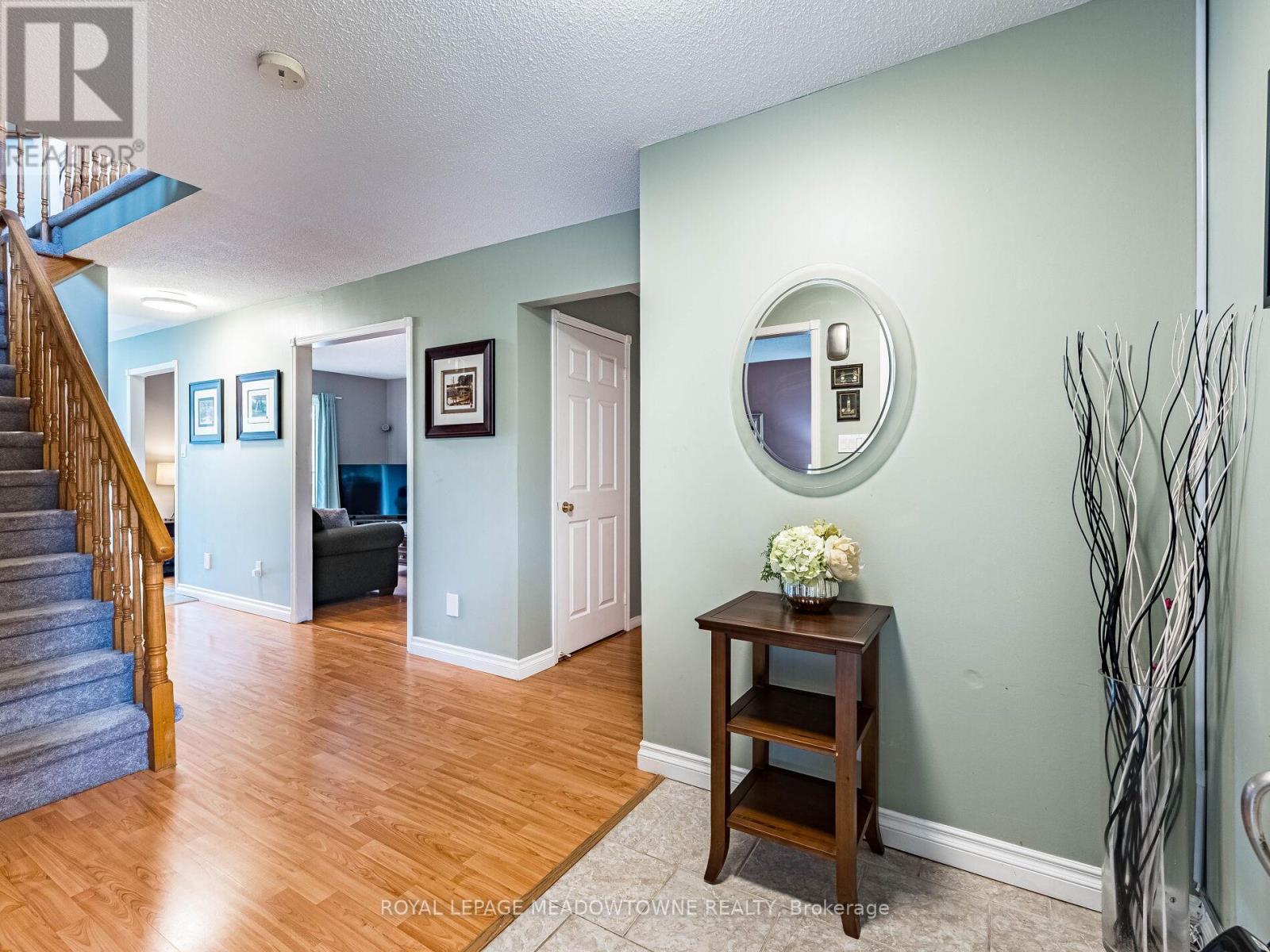 40 Lord Simcoe Drive, Brampton, Ontario  L6S 5H3 - Photo 6 - W12428351