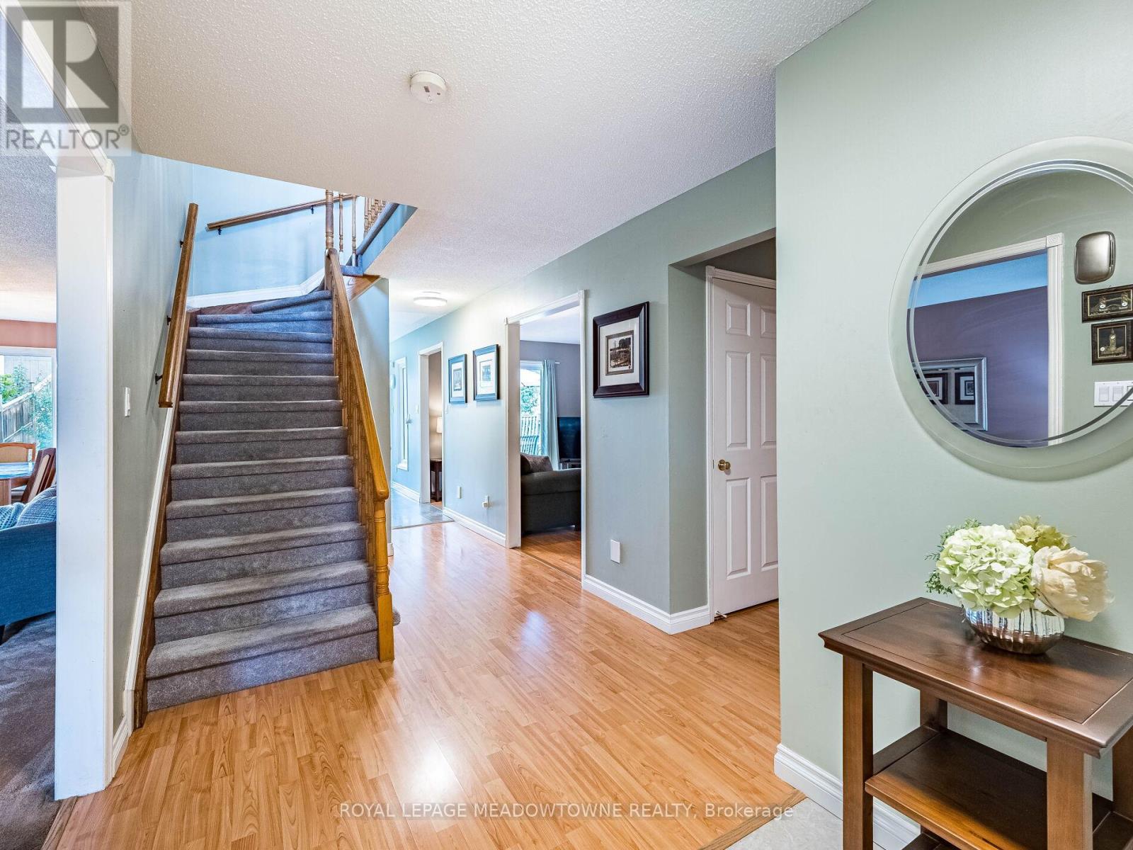 40 Lord Simcoe Drive, Brampton, Ontario  L6S 5H3 - Photo 8 - W12428351