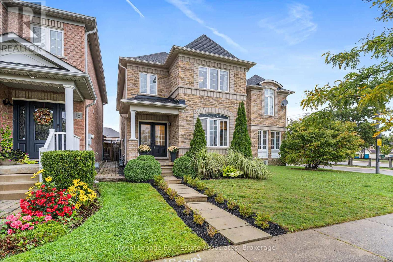 17 SNOWBERRY CRESCENT, Halton Hills, Ontario