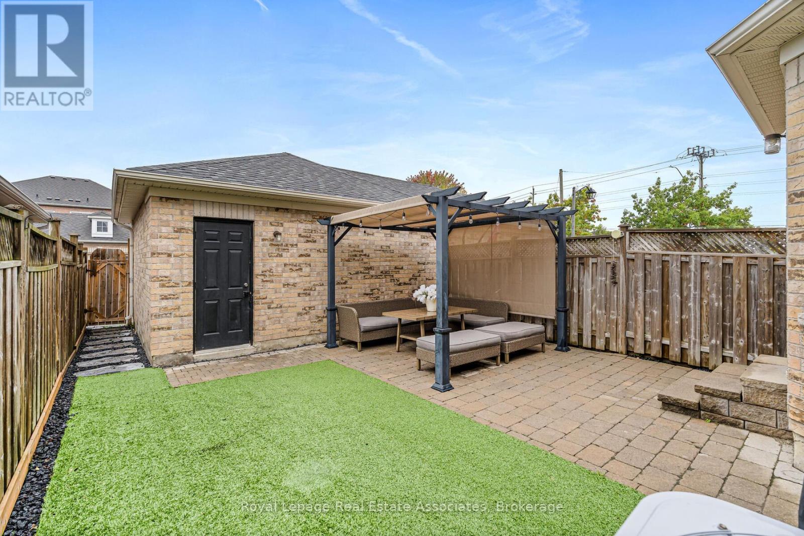17 Snowberry Crescent, Halton Hills, Ontario  L7G 6M4 - Photo 32 - W12428356