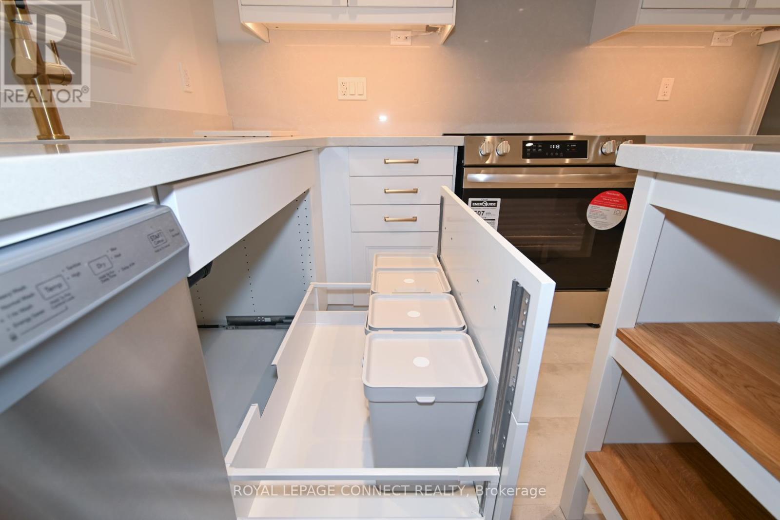 Main Level - 28 John Lindsay Court, Toronto, Ontario  M3L 2K1 - Photo 5 - W12428370