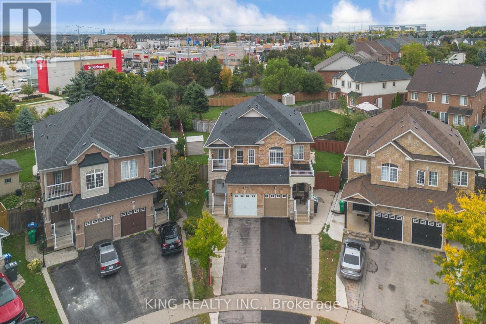 34 Dewridge Court, Brampton, Ontario  L5R 3C2 - Photo 1 - W12428371