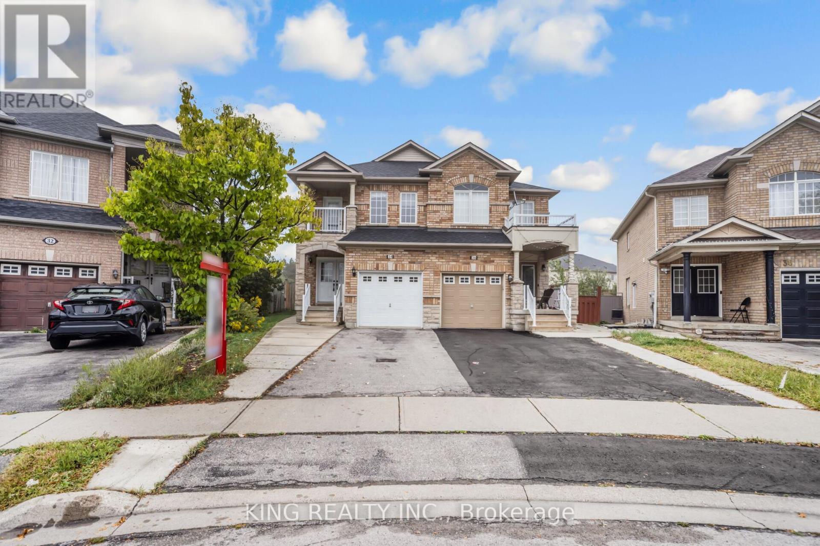 34 Dewridge Court, Brampton, Ontario  L5R 3C2 - Photo 2 - W12428371