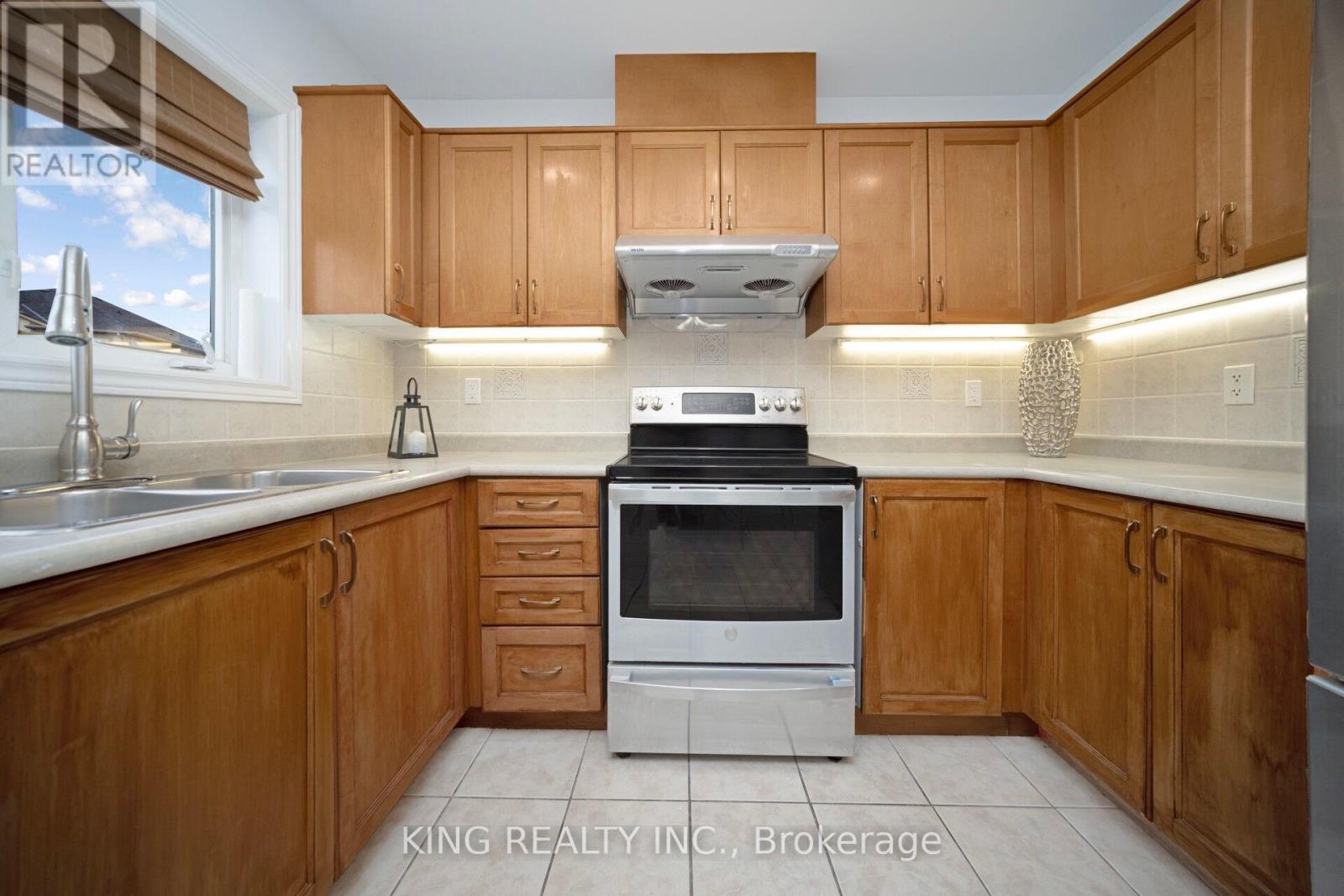 34 Dewridge Court, Brampton, Ontario  L5R 3C2 - Photo 20 - W12428371