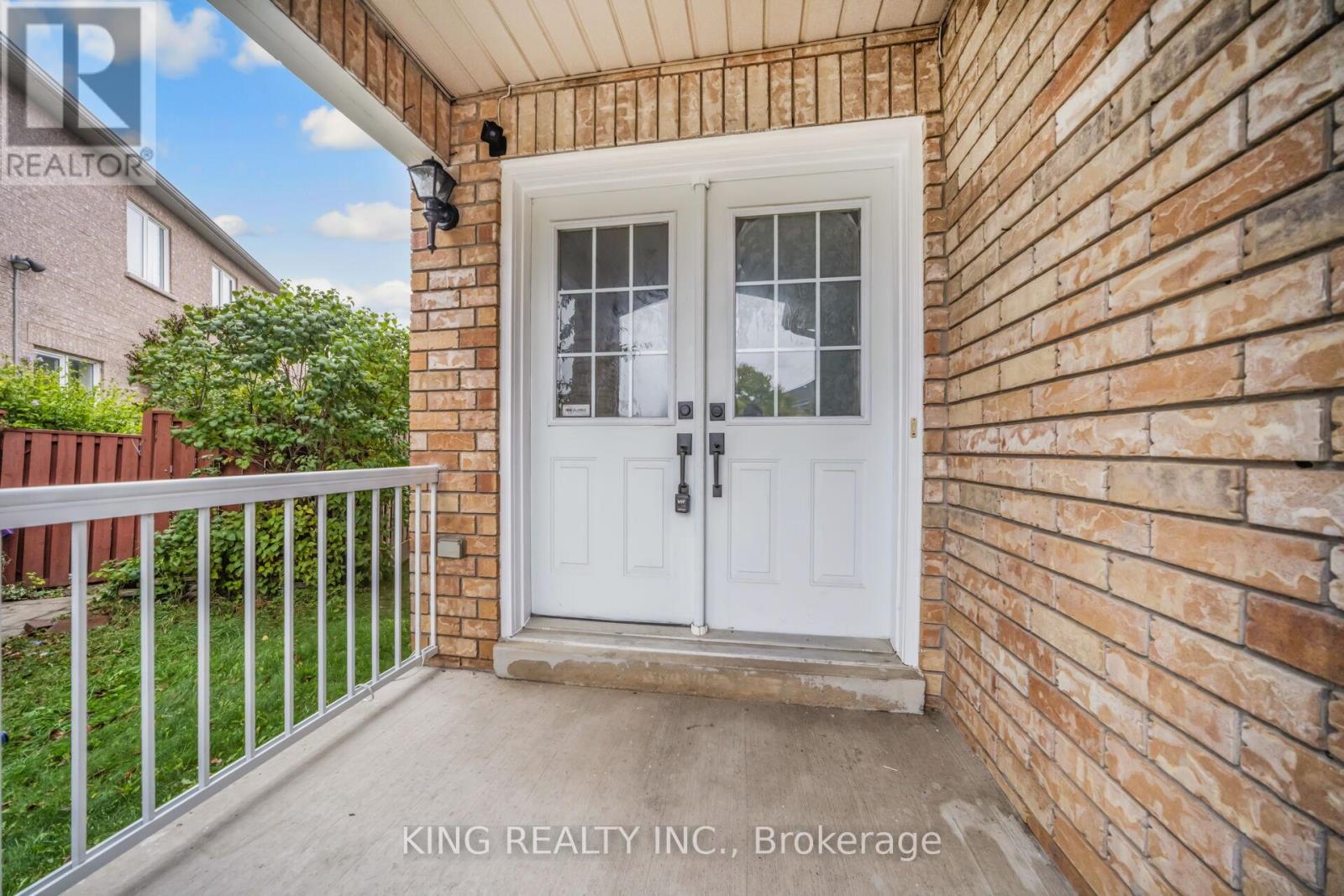 34 Dewridge Court, Brampton, Ontario  L5R 3C2 - Photo 6 - W12428371