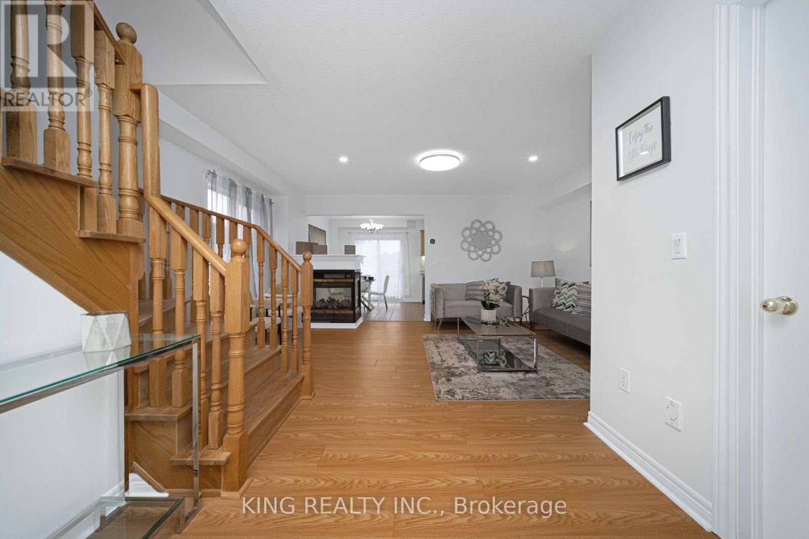 34 Dewridge Court, Brampton, Ontario  L5R 3C2 - Photo 9 - W12428371