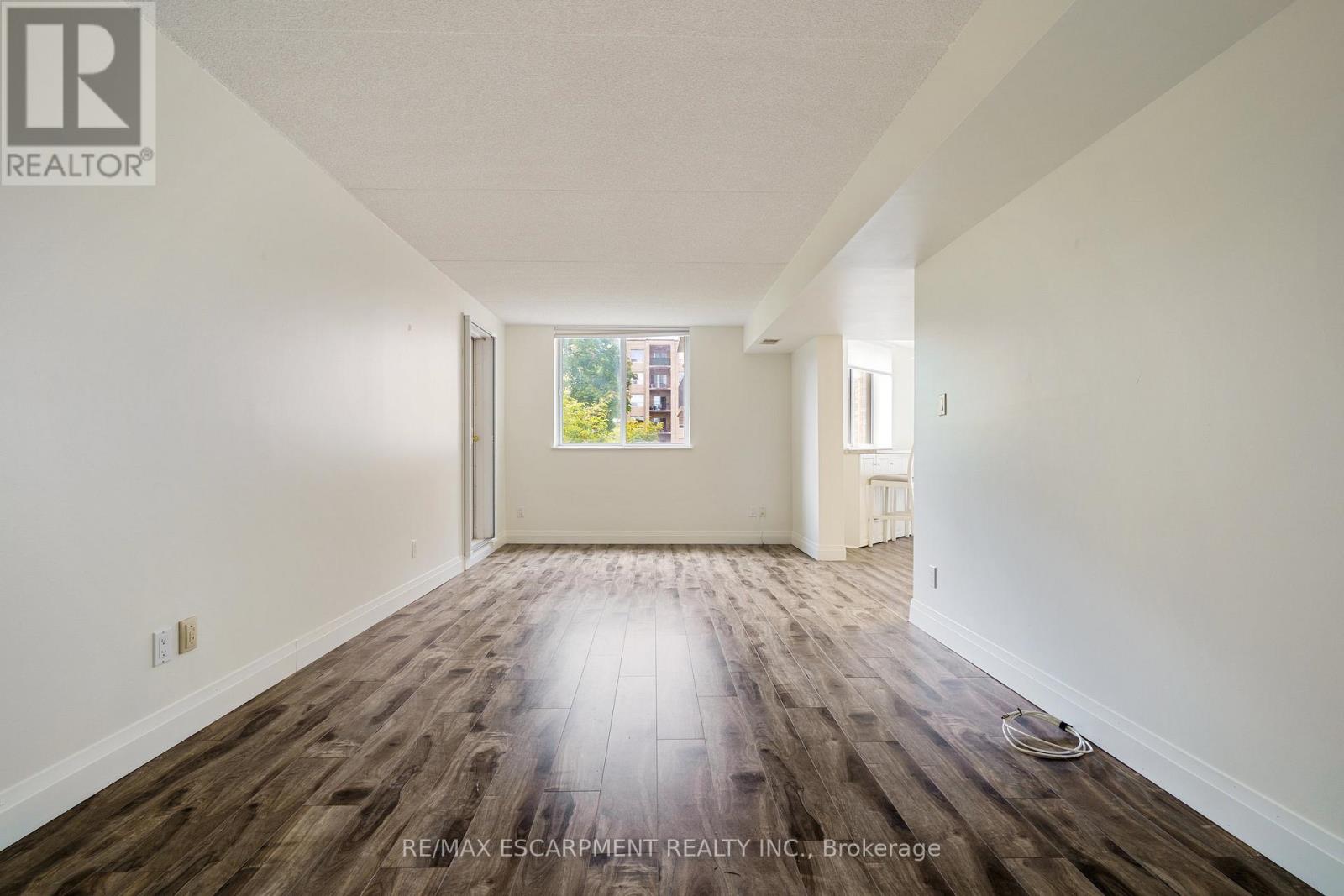211 - 3499 Upper Middle Road, Burlington, Ontario  L7R 3X5 - Photo 10 - W12428390
