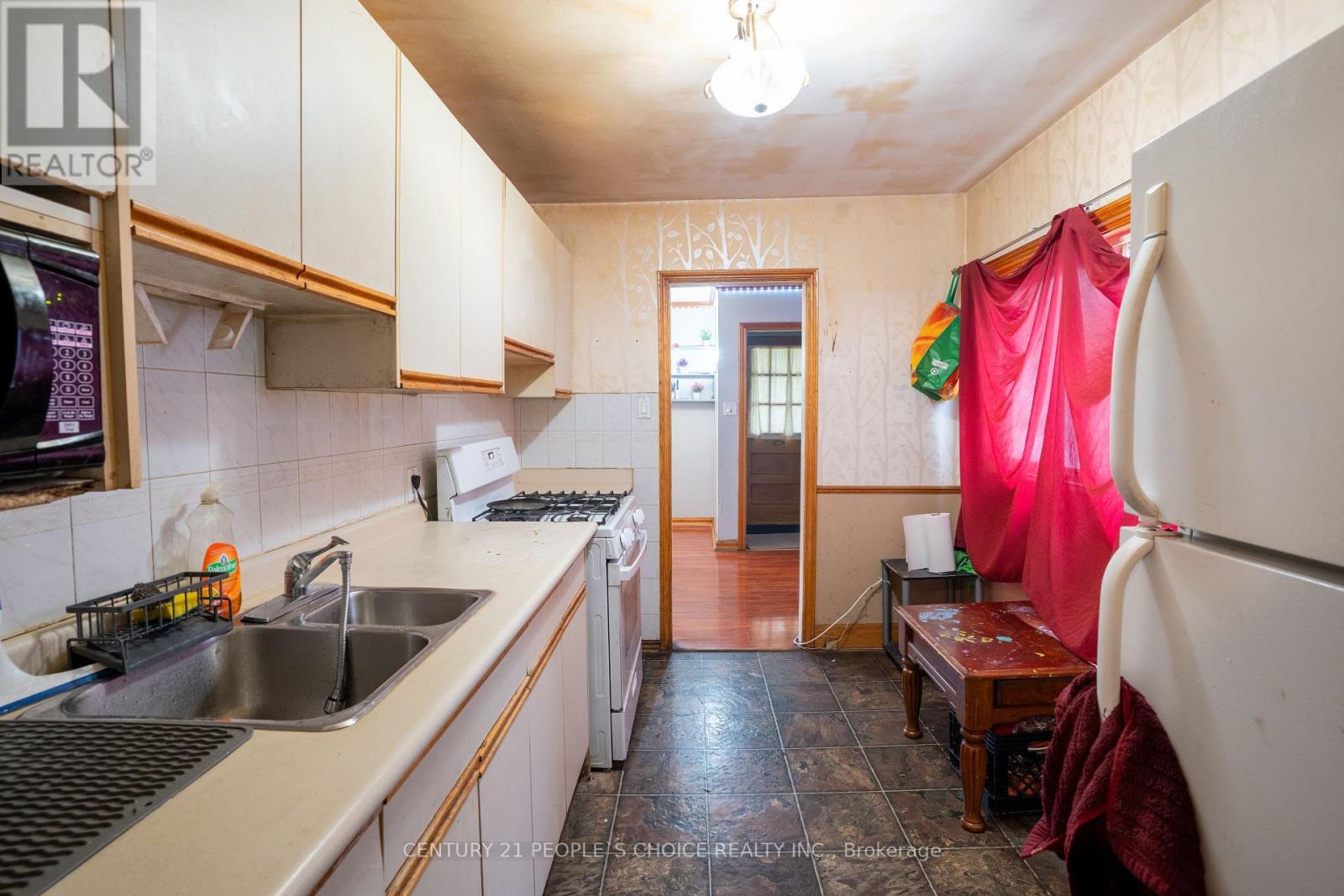 19 Sunset Boulevard, Brampton, Ontario  L1X 1W7 - Photo 11 - W12428398