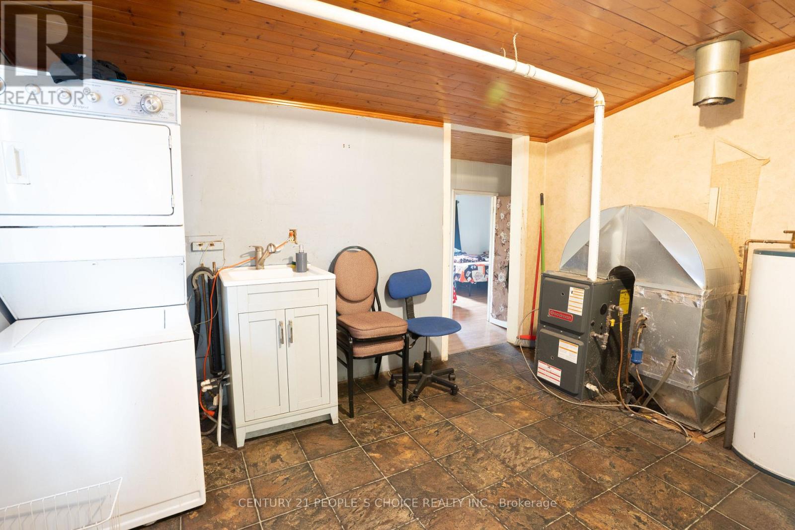 19 Sunset Boulevard, Brampton, Ontario  L1X 1W7 - Photo 12 - W12428398