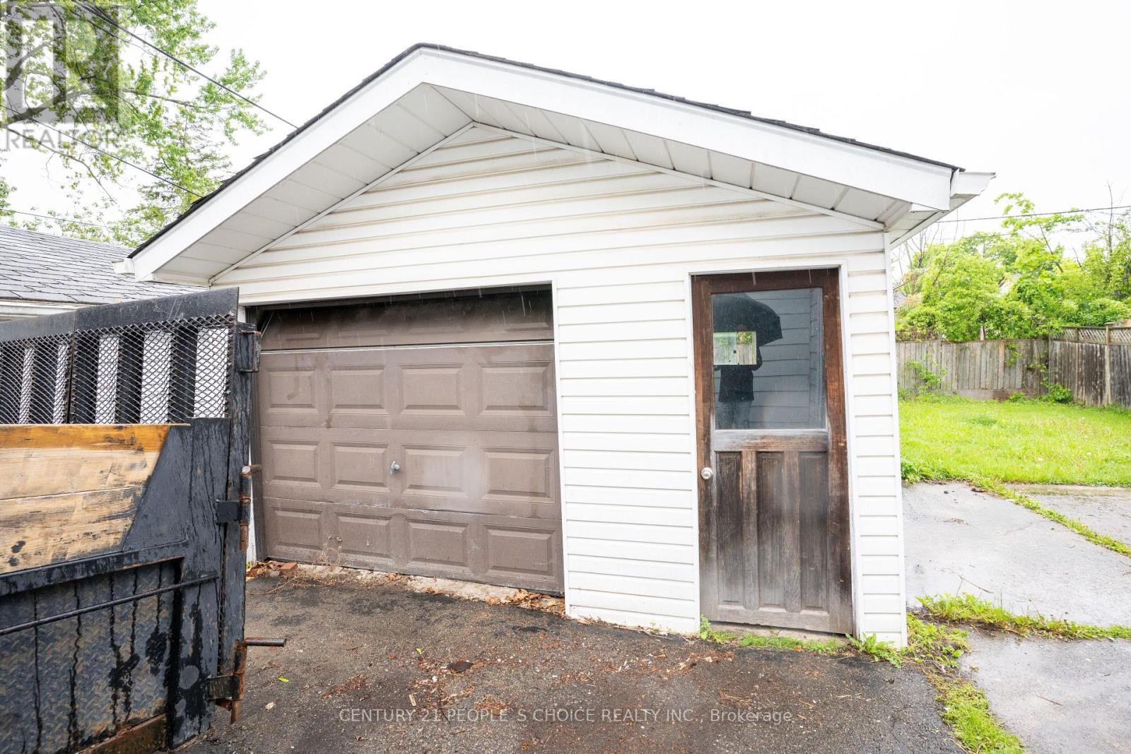 19 Sunset Boulevard, Brampton, Ontario  L1X 1W7 - Photo 21 - W12428398