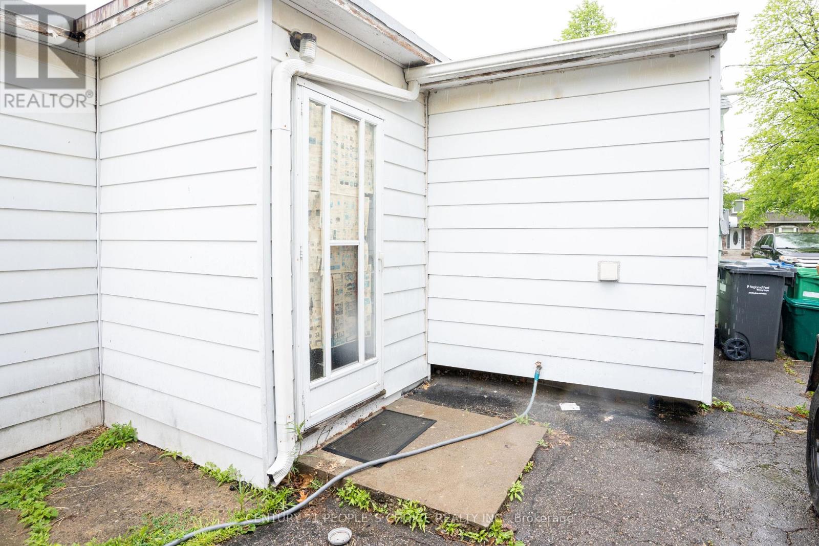 19 Sunset Boulevard, Brampton, Ontario  L1X 1W7 - Photo 22 - W12428398
