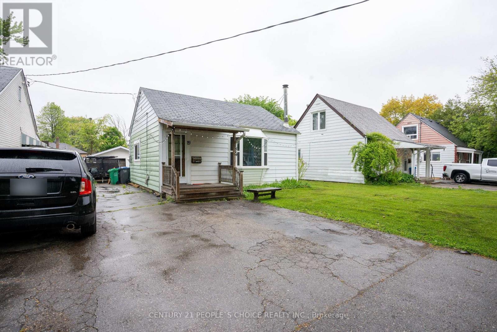 19 Sunset Boulevard, Brampton, Ontario  L1X 1W7 - Photo 5 - W12428398
