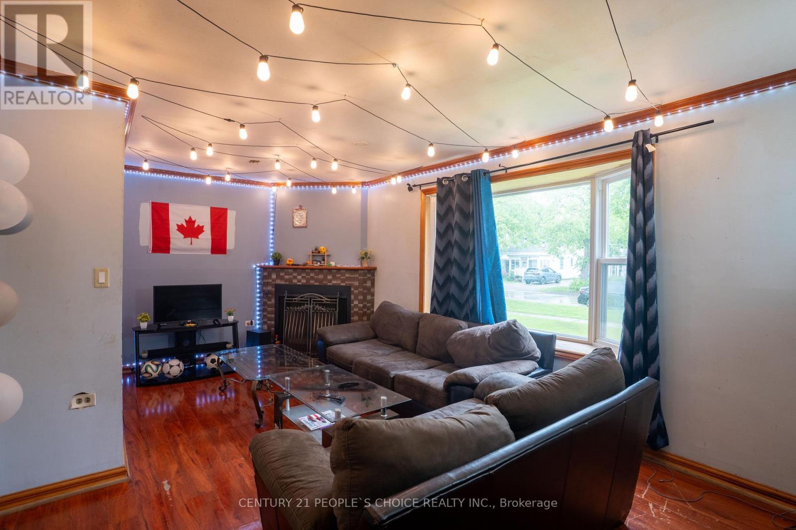 19 Sunset Boulevard, Brampton, Ontario  L1X 1W7 - Photo 7 - W12428398
