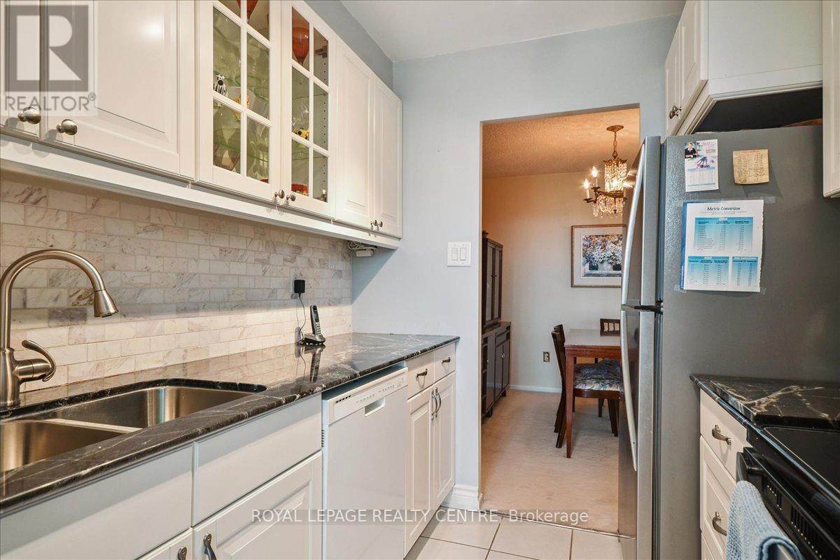 907 - 966 Inverhouse Drive, Mississauga, Ontario  L5V 4B6 - Photo 12 - W12428399