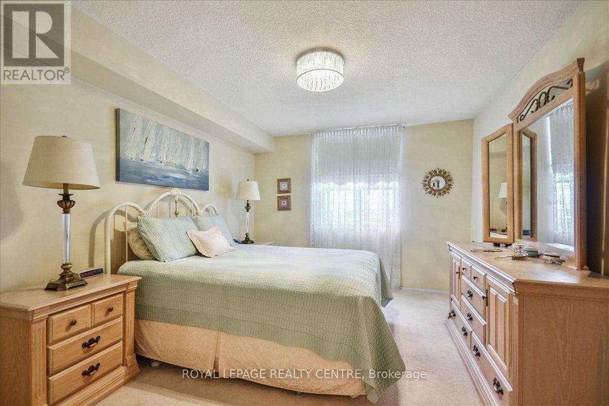 907 - 966 Inverhouse Drive, Mississauga, Ontario  L5V 4B6 - Photo 15 - W12428399