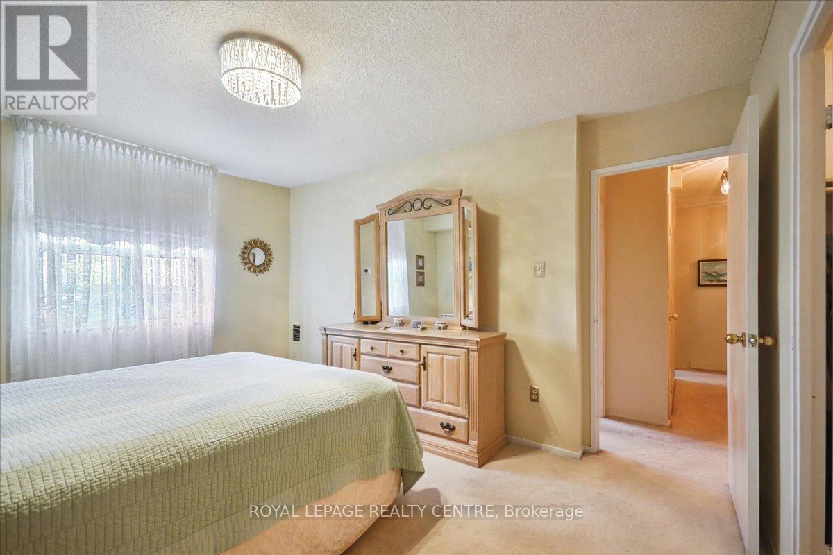 907 - 966 Inverhouse Drive, Mississauga, Ontario  L5V 4B6 - Photo 18 - W12428399