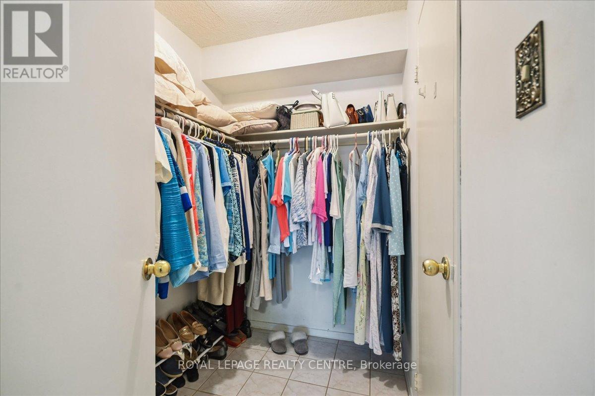 907 - 966 Inverhouse Drive, Mississauga, Ontario  L5V 4B6 - Photo 19 - W12428399