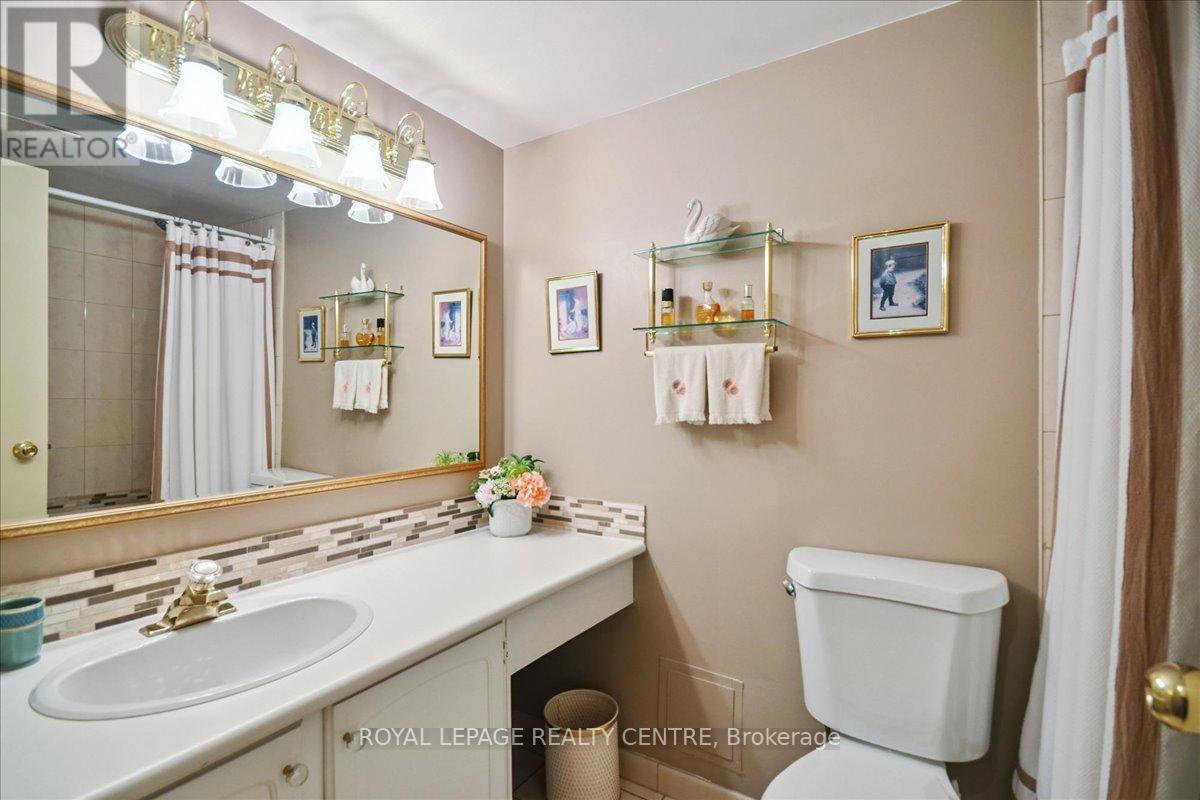 907 - 966 Inverhouse Drive, Mississauga, Ontario  L5V 4B6 - Photo 25 - W12428399