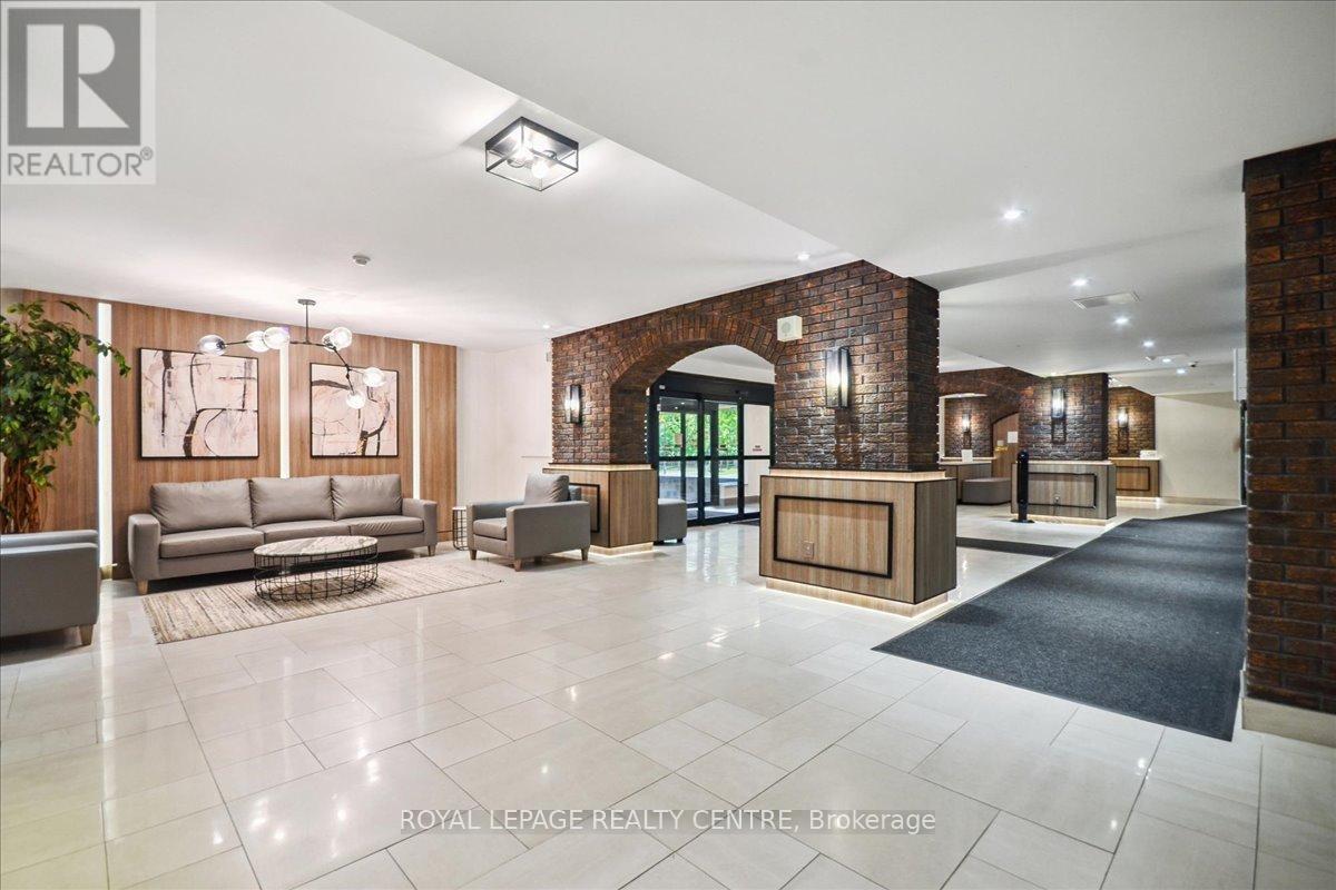 907 - 966 Inverhouse Drive, Mississauga, Ontario  L5V 4B6 - Photo 4 - W12428399