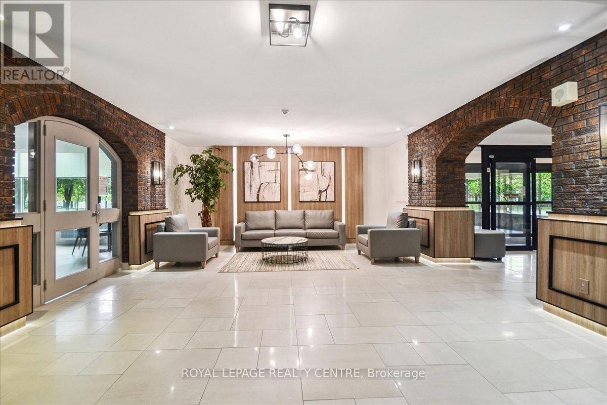 907 - 966 Inverhouse Drive, Mississauga, Ontario  L5V 4B6 - Photo 5 - W12428399