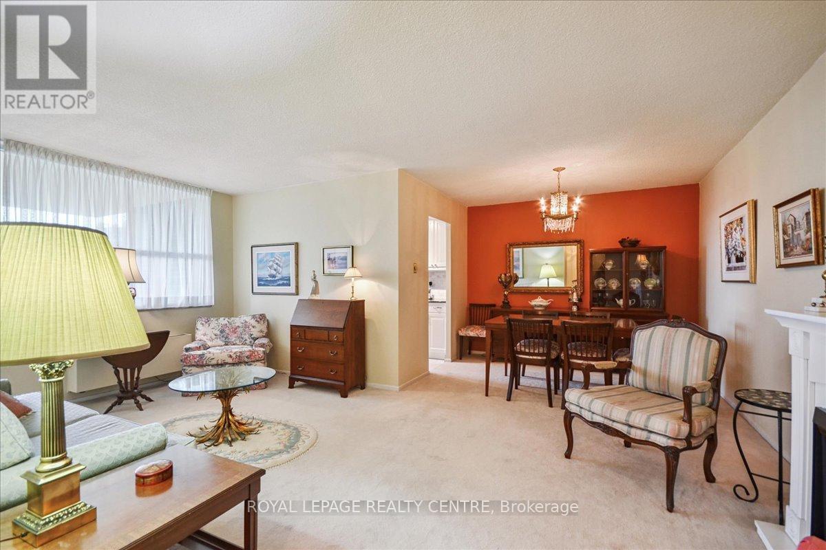 907 - 966 Inverhouse Drive, Mississauga, Ontario  L5V 4B6 - Photo 6 - W12428399