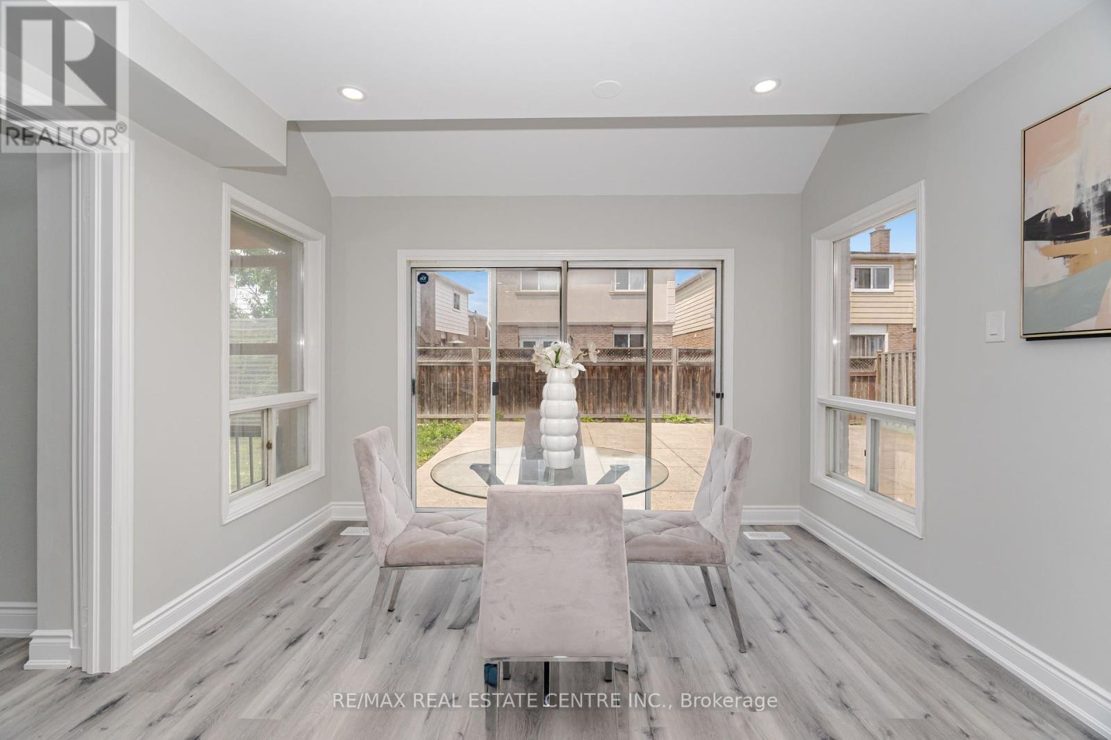 76 Moffatt Avenue, Brampton, Ontario  L6Y 2P3 - Photo 12 - W12428403