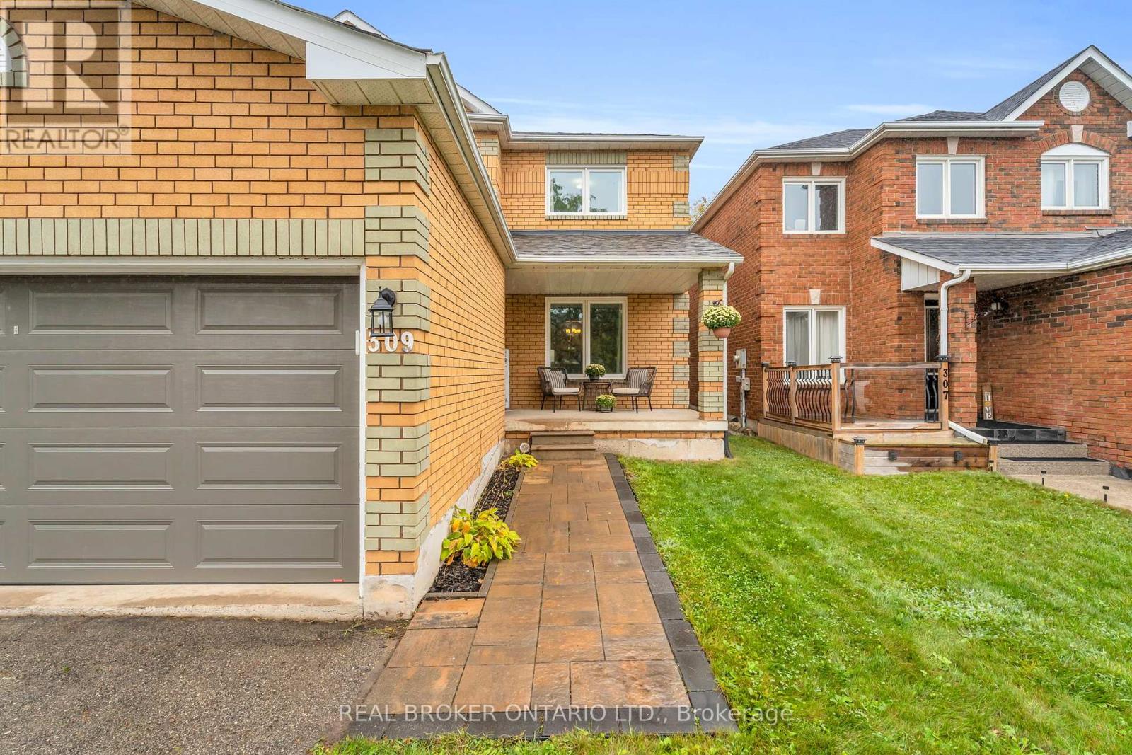 309 Howard Crescent, Orangeville, Ontario  L9W 4Y3 - Photo 2 - W12428413