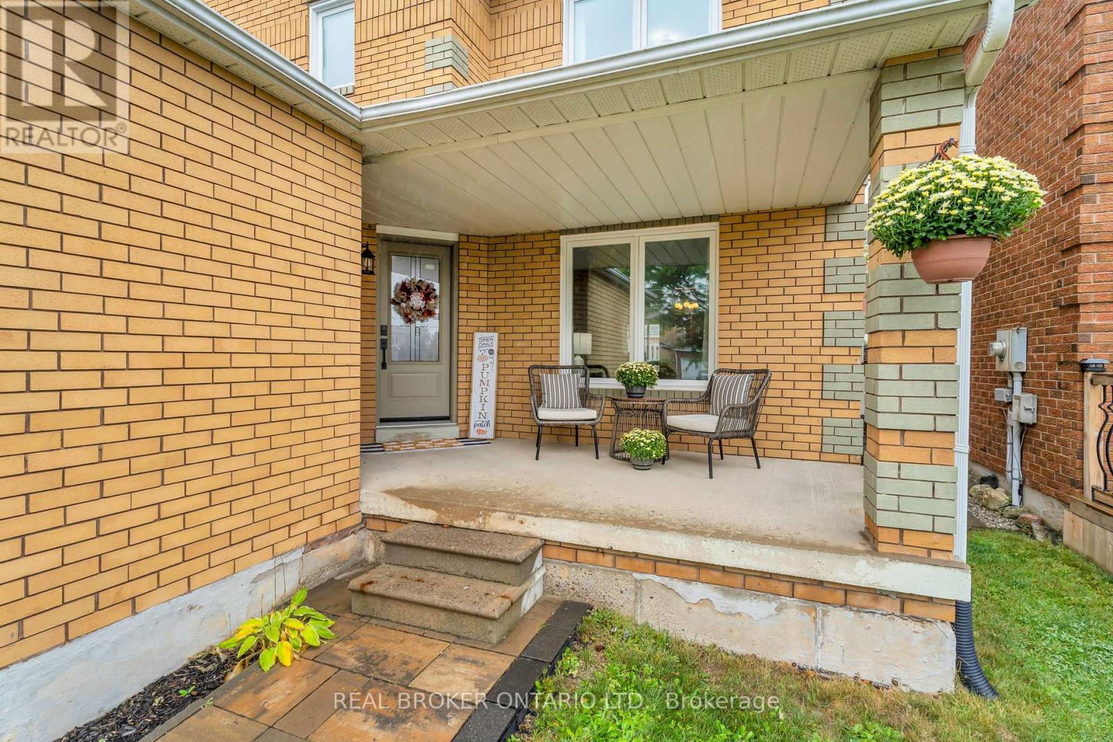 309 Howard Crescent, Orangeville, Ontario  L9W 4Y3 - Photo 3 - W12428413