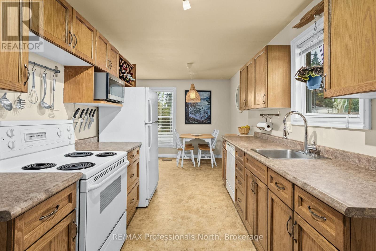 83 Florence Street W, Huntsville, Ontario  P1H 1V5 - Photo 11 - X12428504