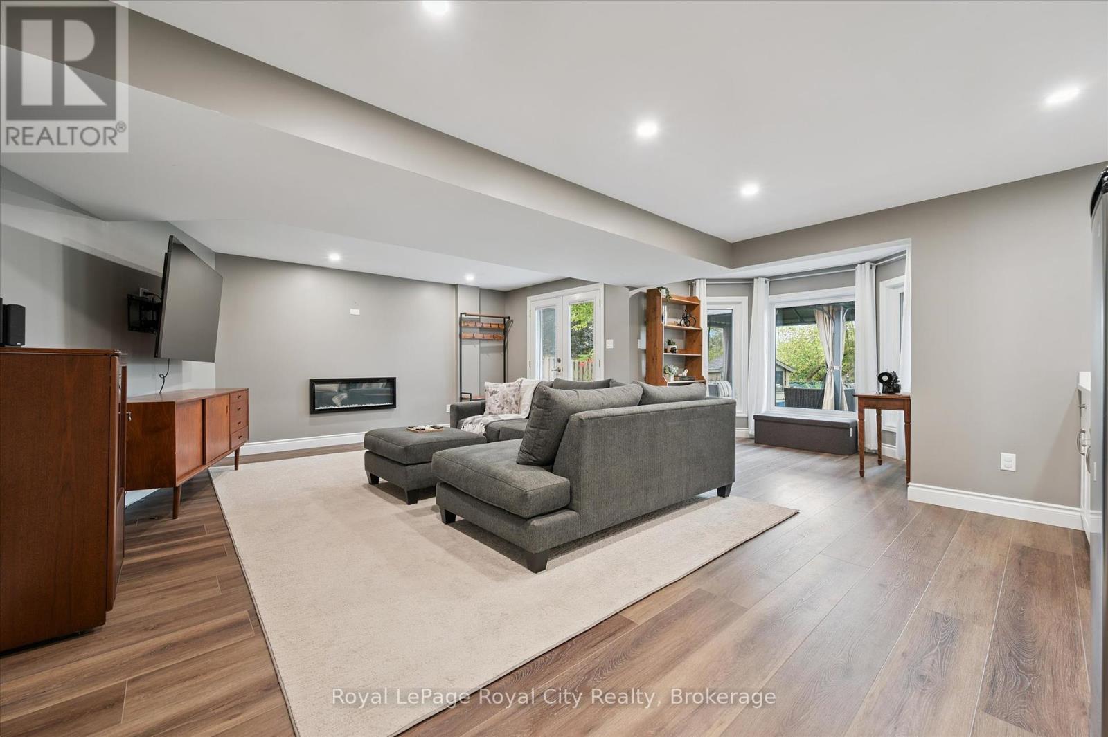 53 Pacific Place, Guelph, Ontario  N1G 4R3 - Photo 27 - X12428559