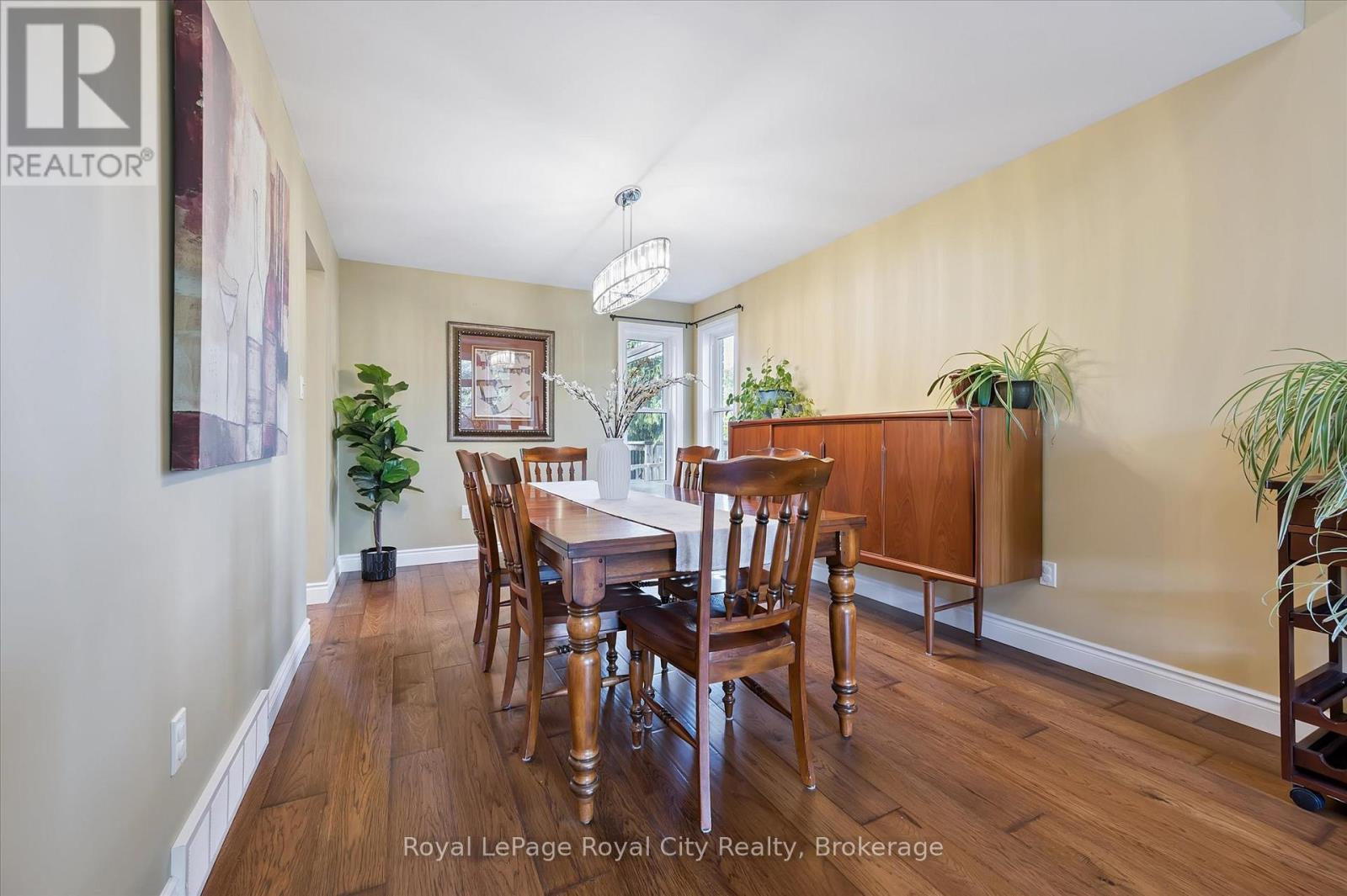53 Pacific Place, Guelph, Ontario  N1G 4R3 - Photo 9 - X12428559