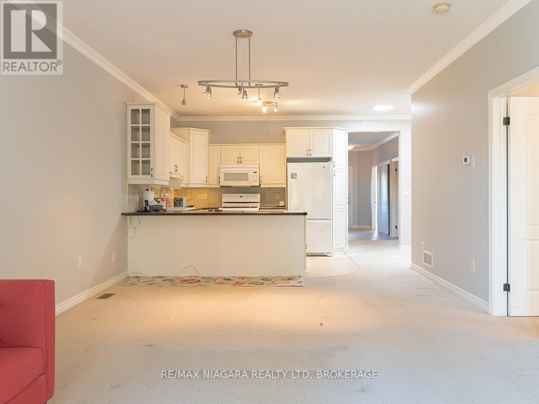 38 Maple Street, Port Colborne, Ontario  L3K 6G7 - Photo 5 - X12311991
