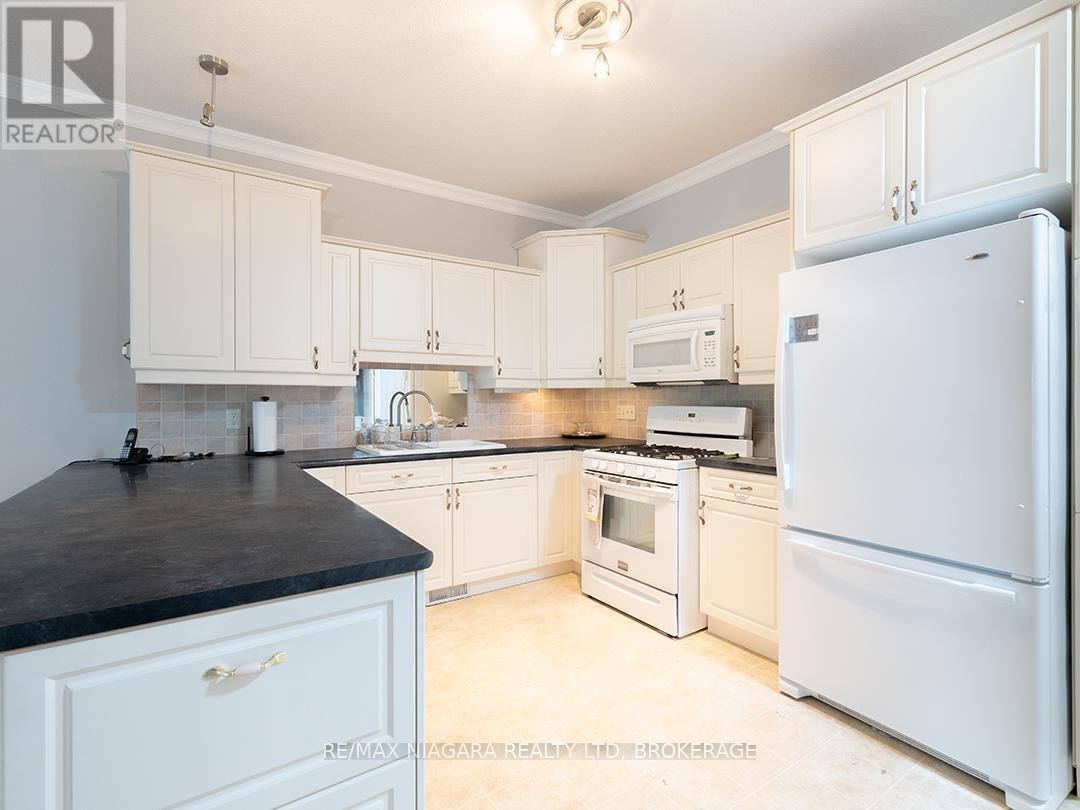 38 Maple Street, Port Colborne, Ontario  L3K 6G7 - Photo 4 - X12311991